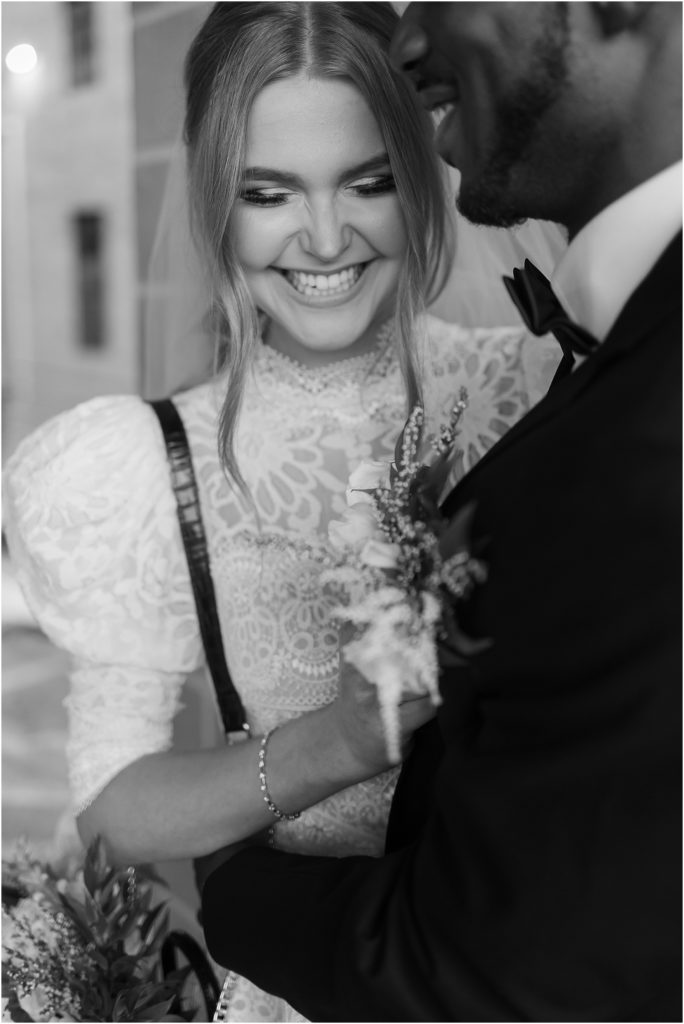 Urban elopement Sioux Falls - Rainy wedding day