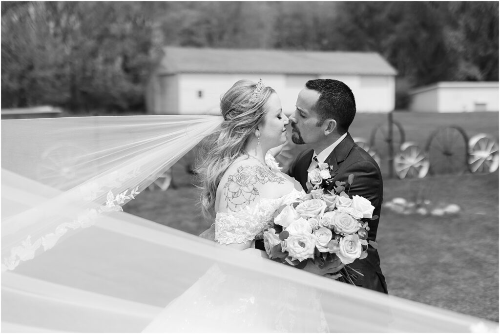 Spring barn wedding in Sioux Falls, South Dakota