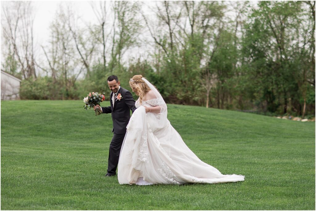 Spring barn wedding in Sioux Falls, South Dakota