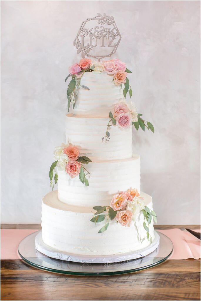 Spring barn wedding in Sioux Falls, South Dakota