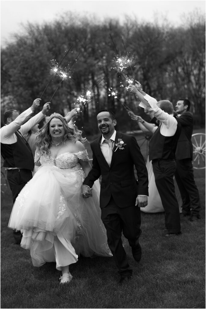 Spring barn wedding in Sioux Falls, South Dakota