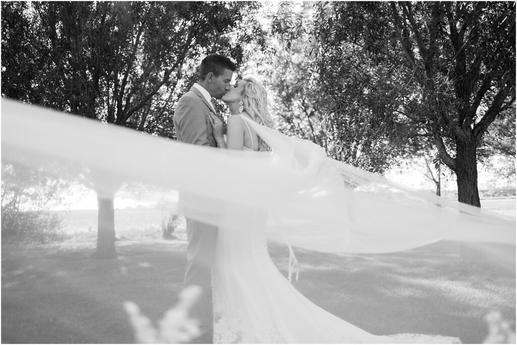 Sage and lavender summer wedding - Couple's photos