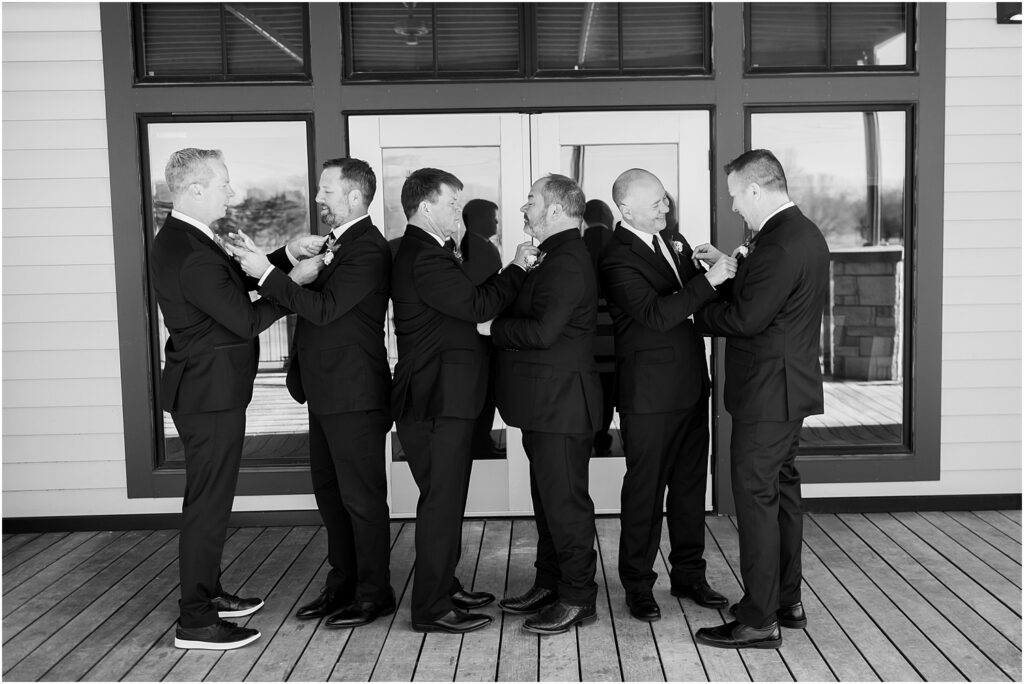 Sioux Falls Country Club Spring wedding - Bridal party photos