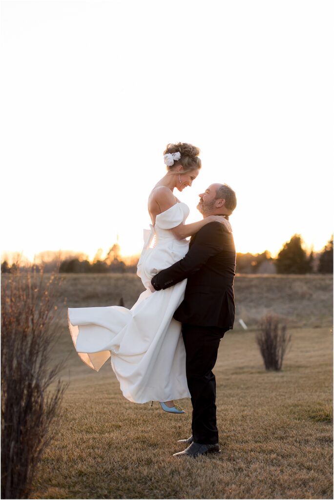 Sioux Falls Country Club Spring wedding - Couple's Sunset photos